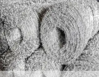 Колючая однорядная проволока 